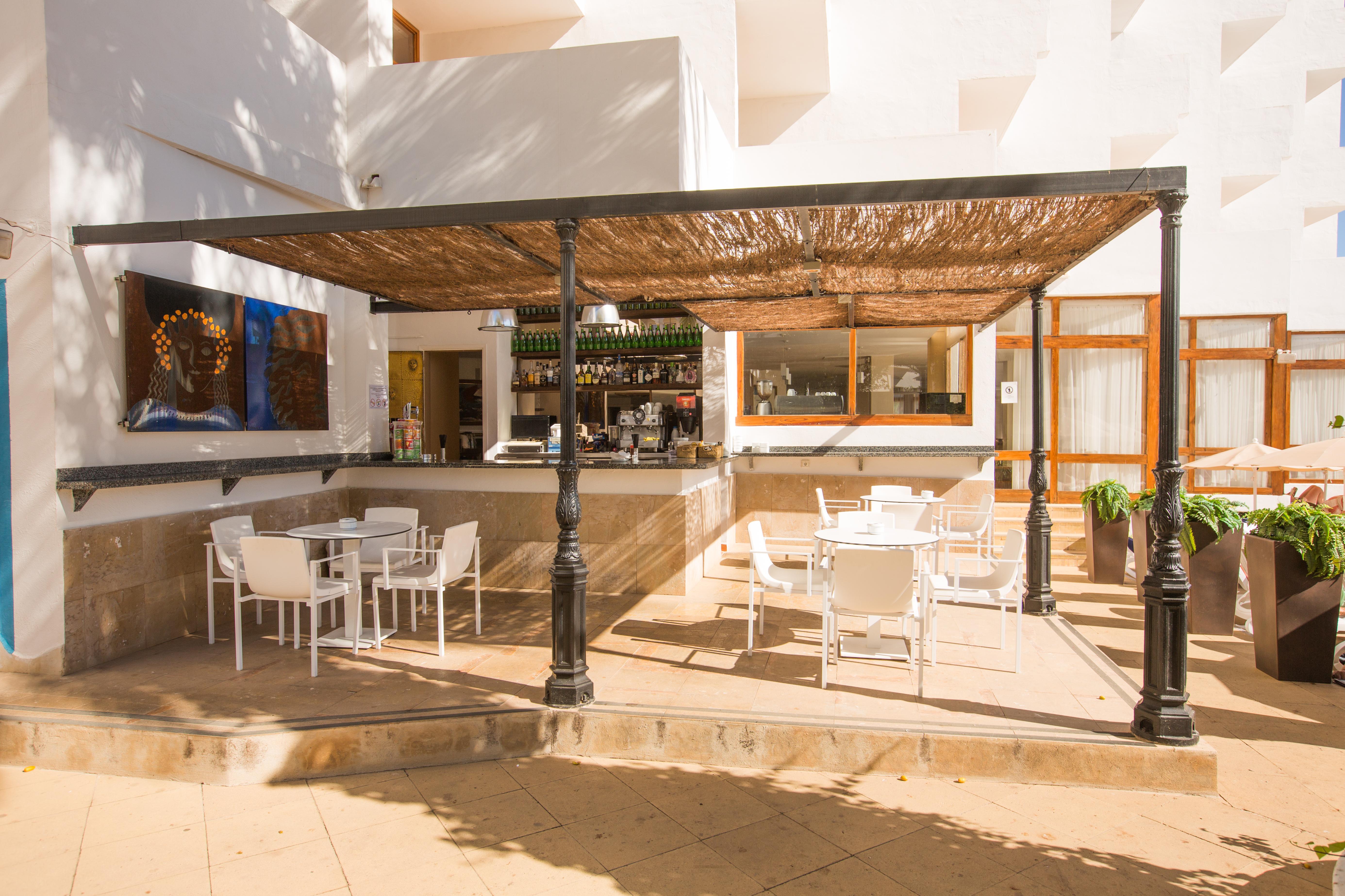 Hotel Tres Torres Santa Eularia des Riu Exterior foto