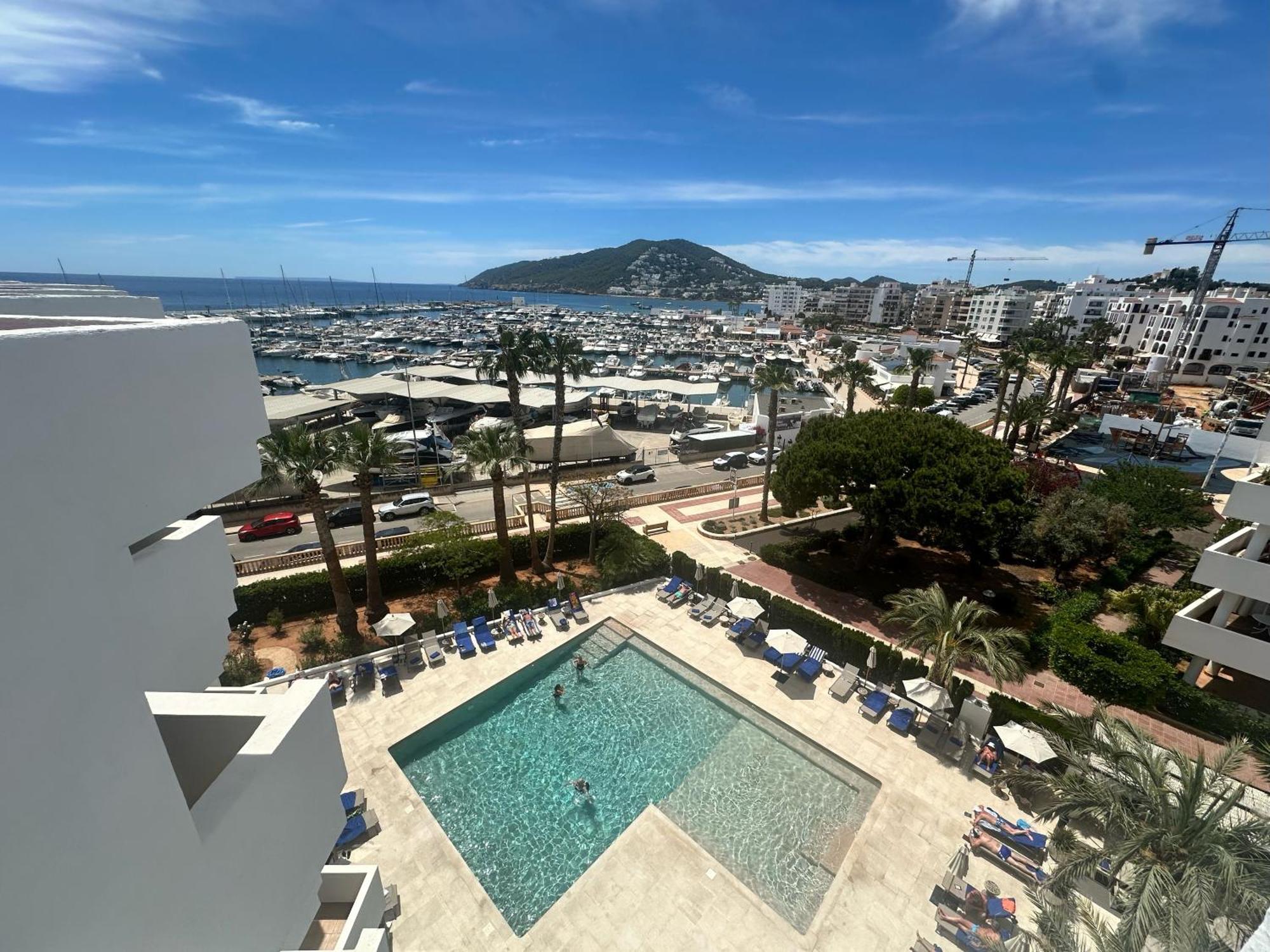 Hotel Tres Torres Santa Eularia des Riu Exterior foto